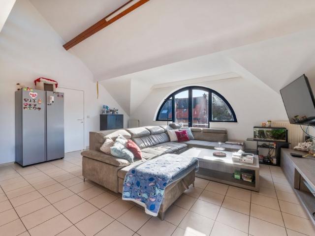 Instapklaar 3 slaapkamer appartement met mezzanine te huur