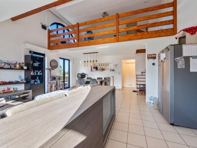 Instapklaar 3 slaapkamer appartement met mezzanine te huur