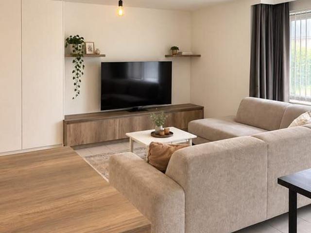 Instapklaar twee slaapkamer appartement op Toplocatie nab.