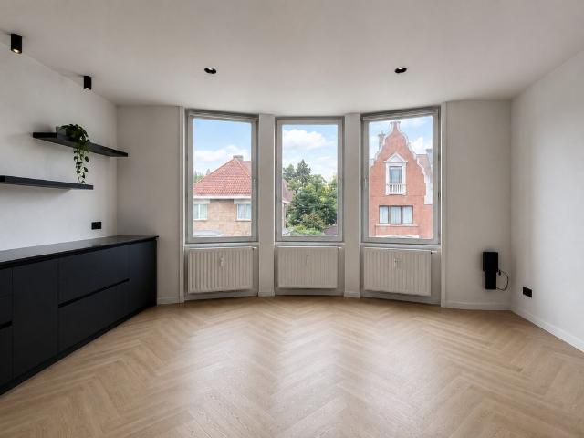 Instapklaar, volledig gerenoveerd appartement te huur in het gegeerde Miljoenenkwartier