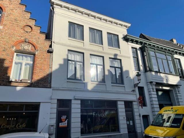INSTAPKLAAR APPARTEMENT in het centrum van Brugge!