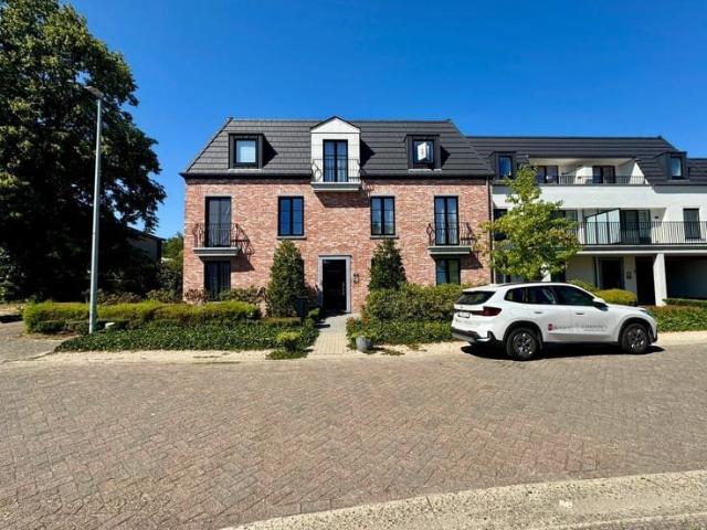 Instapklaar appartement met 1 slaapkamer, staanplaats en ke