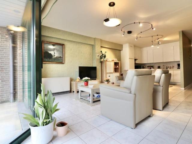 Instapklaar appartement met 1 slpk, dressing, terras en garage* voor 780 EUR/mnd
