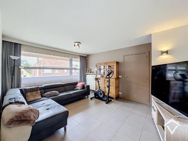 Instapklaar appartement met 2 slaapkamers, 2 terrassen, garage en tuin te Roeselare