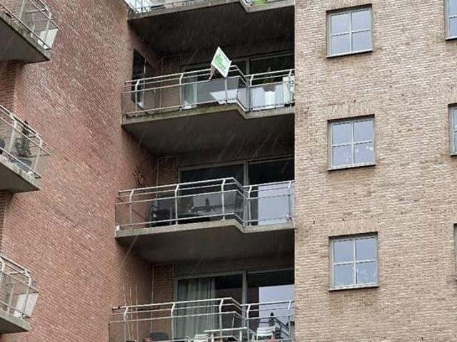 Instapklaar appartement met 2 slaapkamers en 2 terrassen te