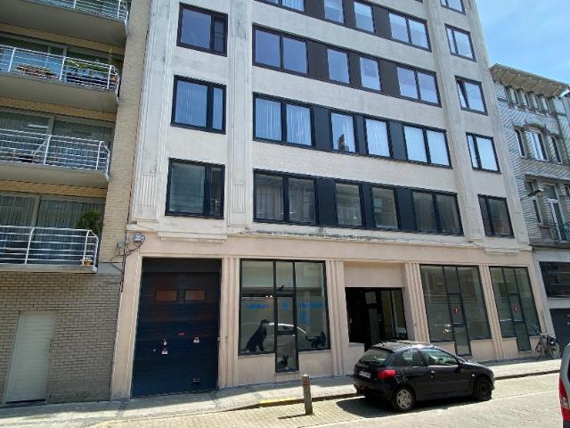 Instapklaar appartement met 2 slaapkamers en terras in centrum Oostende