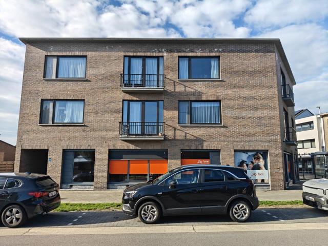 Instapklaar appartement met 2 slpks en kelderberging in Mol