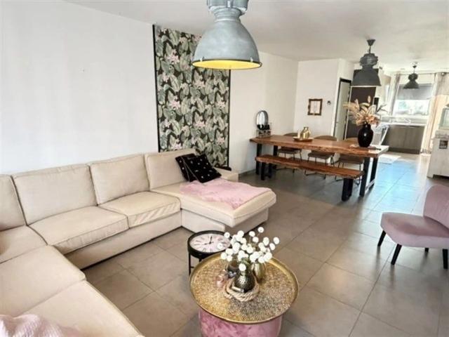 Instapklaar appartement met groot zonneterras