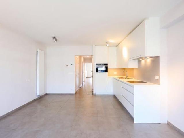 Instapklaar appartement met terras op toplocatie!