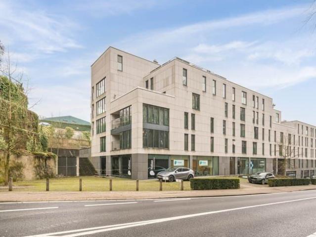 Instapklaar appartement met twee slaapkamers, terras en a.