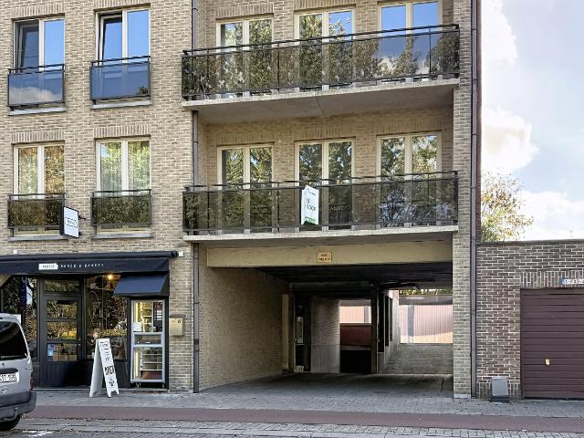 Instapklaar appartement met twee slaapkamers, twee terrassen en garage te Roeselare