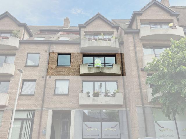 Instapklaar appartement met twee slaapkamers en parkeerpl.