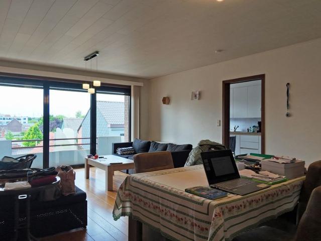 Instapklaar appartement met twee slaapkamers en parkeerplaats inbegrepen!