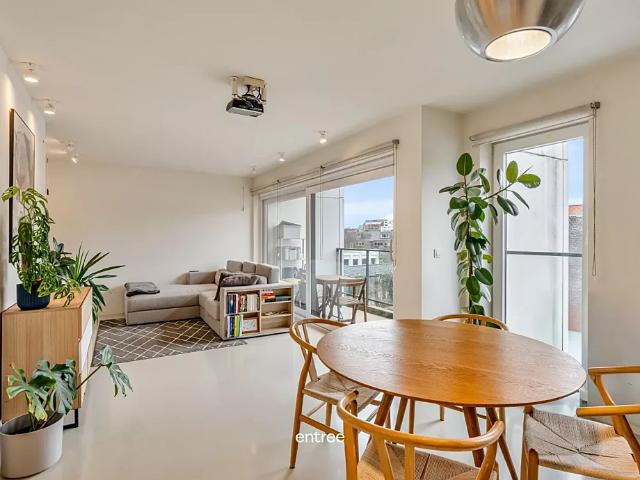 Instapklaar appartement met uitzicht op de Visserij en de drie torens van Gent