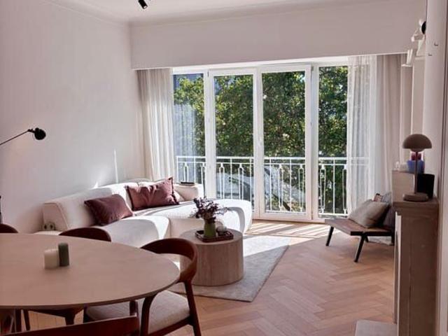 Instapklaar appartement met zonnig terras in de Harmoniewijk
