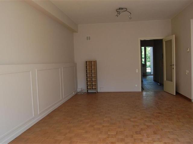 INSTAPKLAAR APPARTEMENT OP CENTRALE LOCATIE