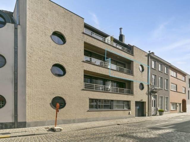Instapklaar appartement + staanplaats, nabij Markt