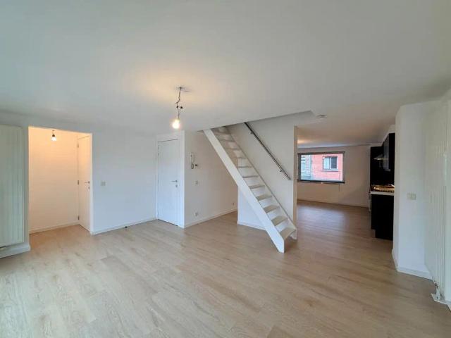 Instapklaar duplex appartement met 2 slaapkamers & zonnig terras in Moorslede!
