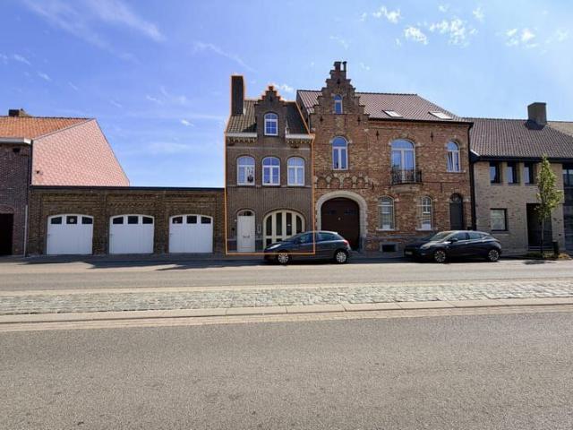 Instapklaar duplex appartement te Lo Reninge!
