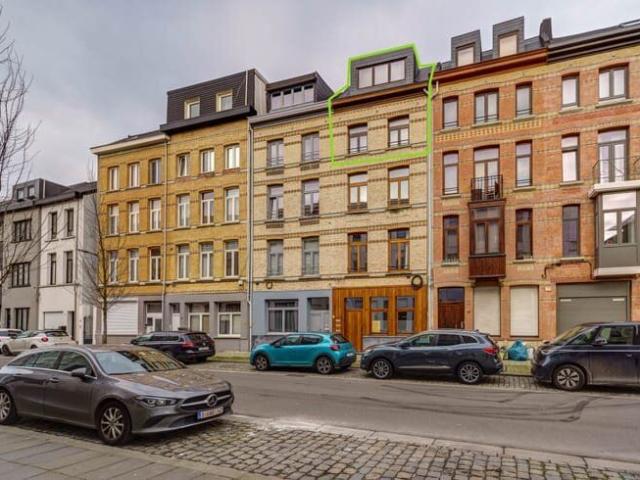 Instapklaar duplexappartement nabij Park Spoor Noord