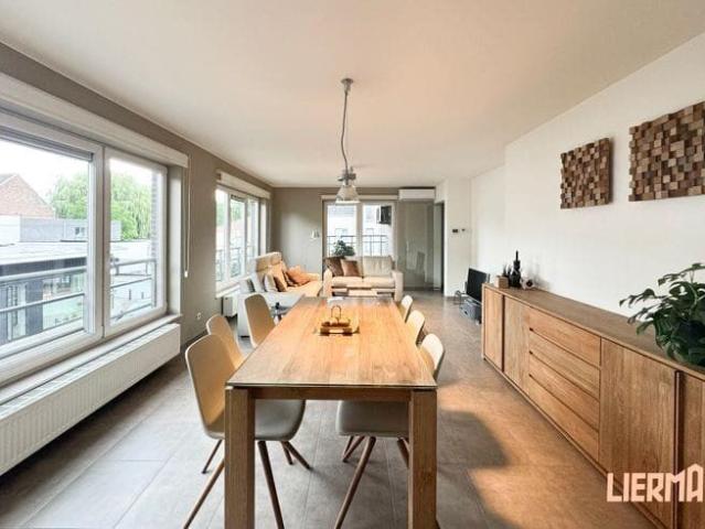 Instapklaar en energiezuinig 2 SLK appartement met garage