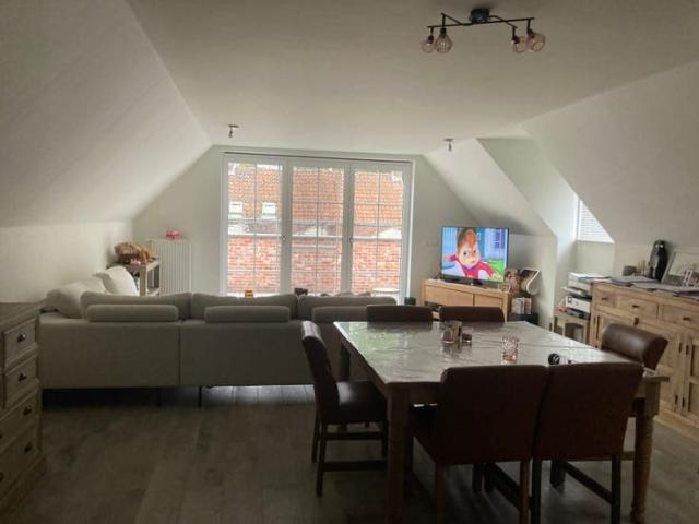 INSTAPKLAAR EN GOED GELEGEN APPARTEMENT