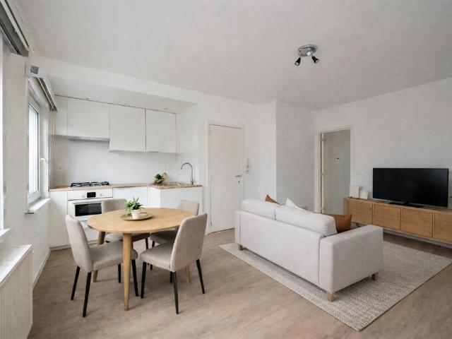 Instapklaar en lichtrijk 1 slaapkamerappartement in een residentiële buurt in Wilrijk Optie