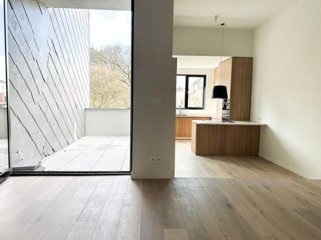 Instapklaar en lichtrijk appartement met groot terras