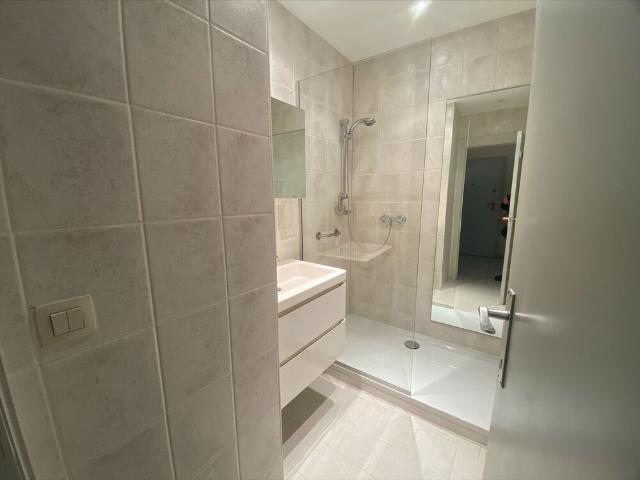Instapklaar en ruim appartement met 2 slaapkamers te huur in centrum Oostende