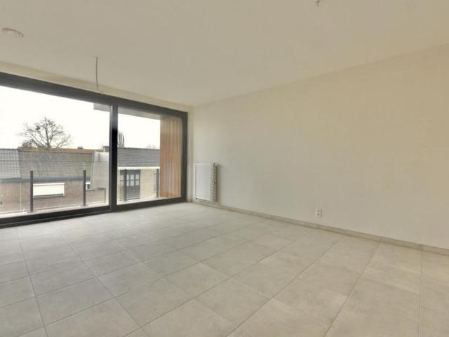 Instapklaar, energiezuinig appartement met 1 slpk, terras en autostandplaats voor 745 EUR/mnd