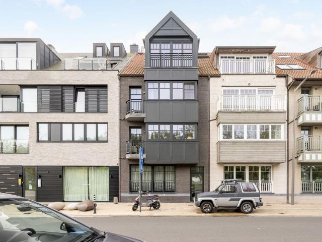 Instapklaar, gemeubeld appartement nabij de zeedijk te Duinbergen