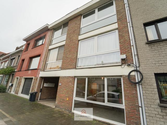 Instapklaar gerenoveerd gelijkvloers appartement met tuin