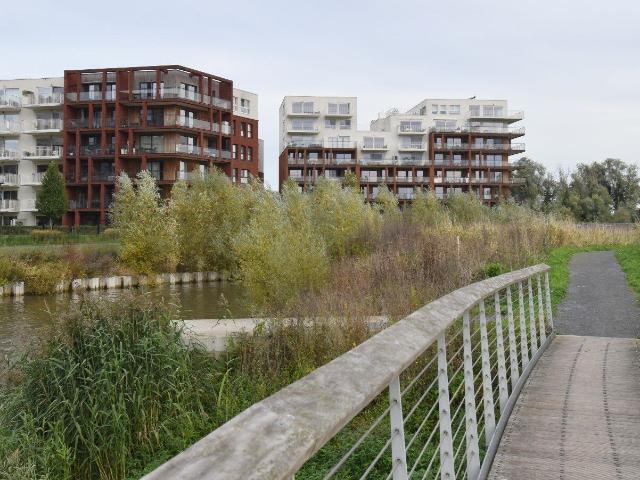 Instapklaar met zicht op de Leie in een rustige omgeving te