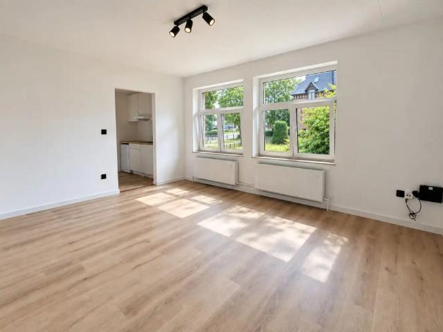 Instapklaar modern gerenoveerd appartement