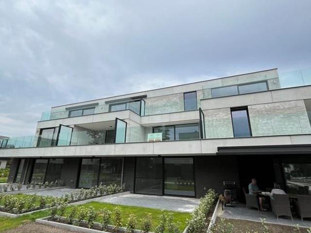 Instapklaar nieuwbouw appartement met terras