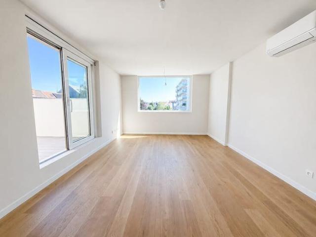 Instapklaar nieuwbouwappartement met 2 terrassen