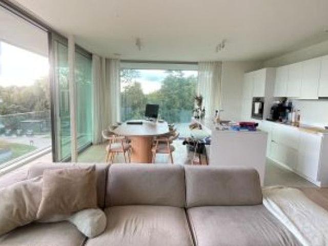 Instapklaar, recent luxe nieuwbouw Appartement met 1 slaapkamer te 9052 Zwijnaarde