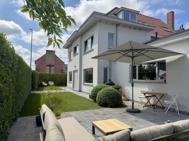 Instapklare woning met garage, zonnepanelen en thuisbatterij