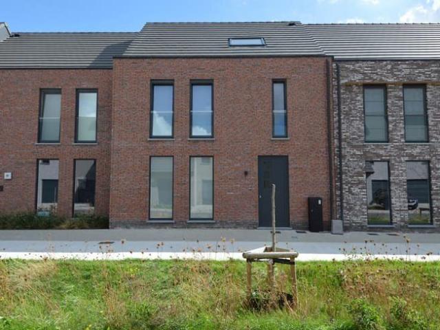 Instapklare woning met tuin, garage en 3 slaapkamers in Kuu