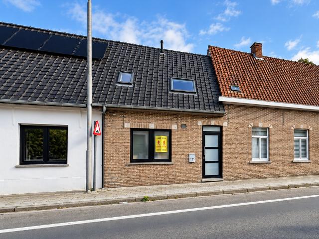 INSTAPKLARE WONING MET TUIN EN TERRAS TE WAKKEN