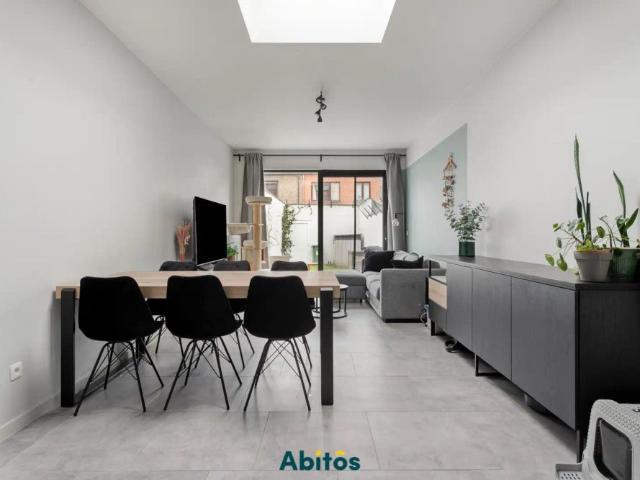 Instapklare woning met tuin op toplocatie in Mariakerke