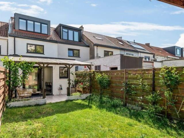 Instapklare woning met zonnige stadstuin te huur in Gent