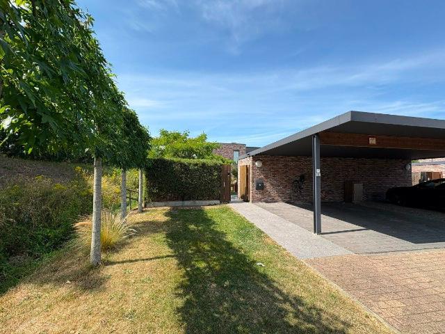 Instapklare woning met 3 slpk. en tuin in Hasselt