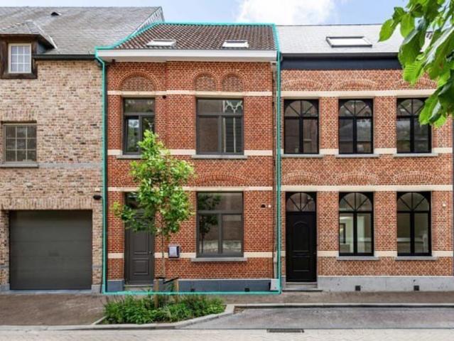 Instapklare woning met 4 slpk en tuin in centrum Rumst