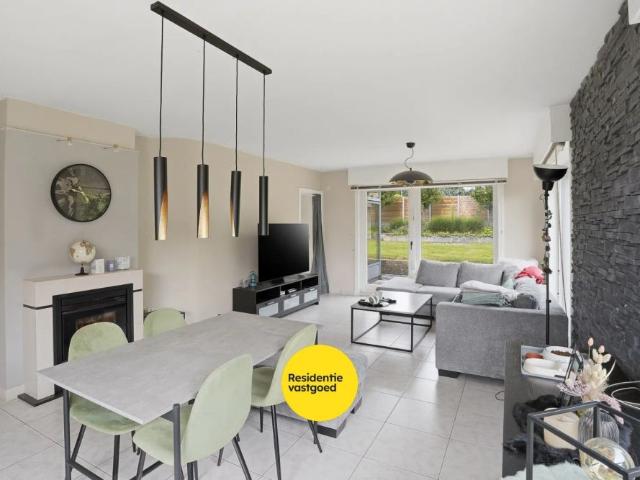Instapklare alleenstaande woning in residentiële wijk te Aartrijke