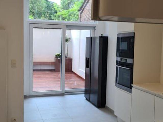 Instapklare duplex met 2 slaapkamers en inpandige garage