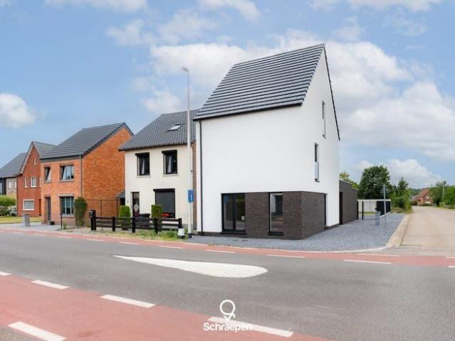 Instapklare én energiezuinige gezinswoning met 3 slpks te.