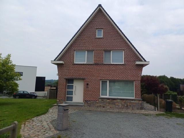 Instapklare en perfect onderhouden vrijstaande woning te.