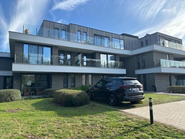 Instapklare gelijkvloerse assistentiewoning in een pracht.