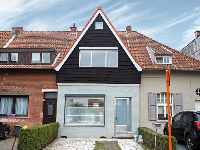 instapklare gerenoveerde gezinswoning 3 slaapkamers & tuin
